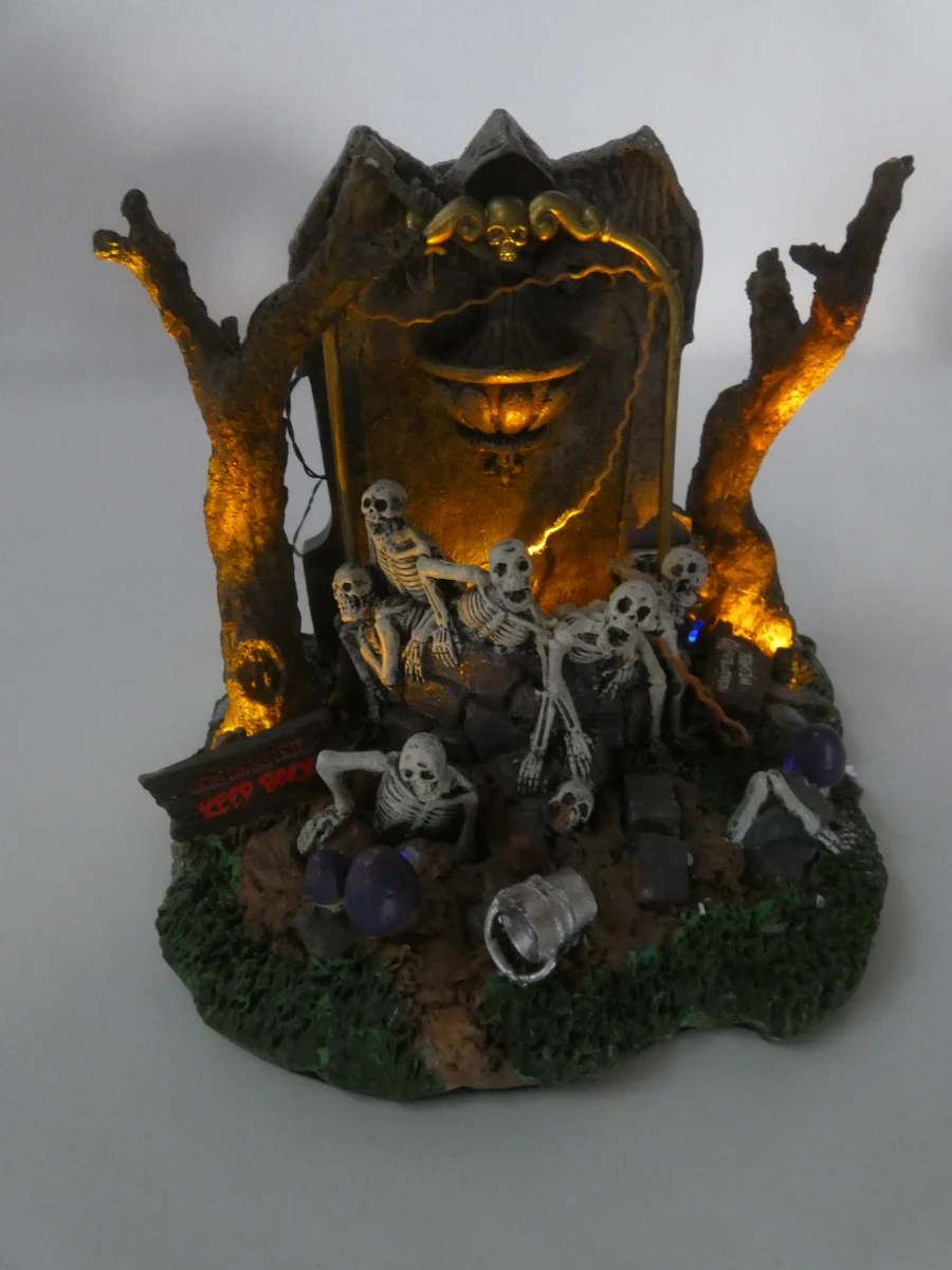 Lemax Spooky Town – Transylvania Transport Co. & Spooky Graveyard (Met Doos) - foto 4