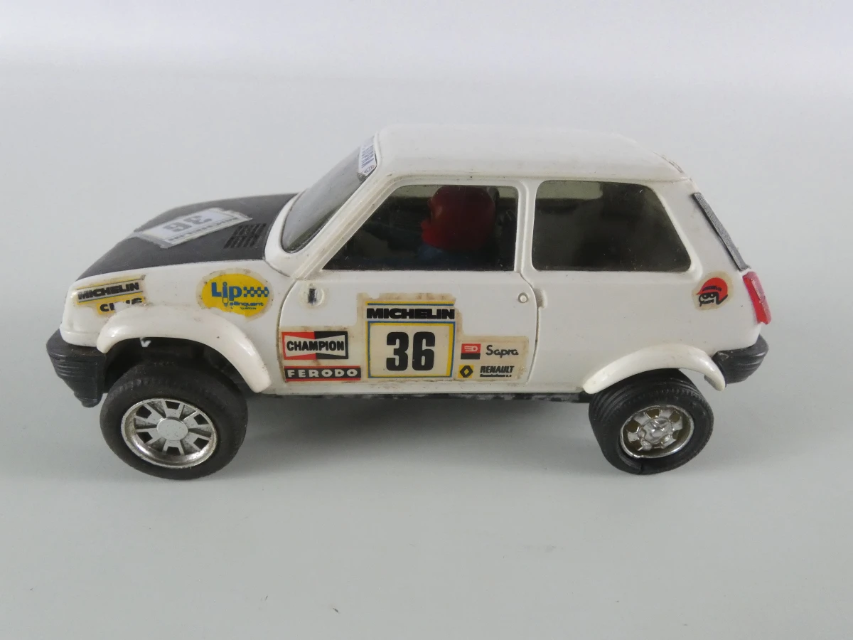 Set van 4 vintage Scalextric racebaanauto’s met vitrineboxen - foto 4