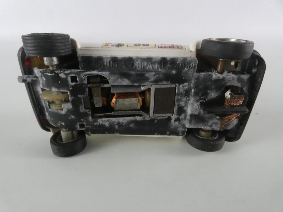 Set van 4 vintage Scalextric racebaanauto’s met vitrineboxen - foto 8