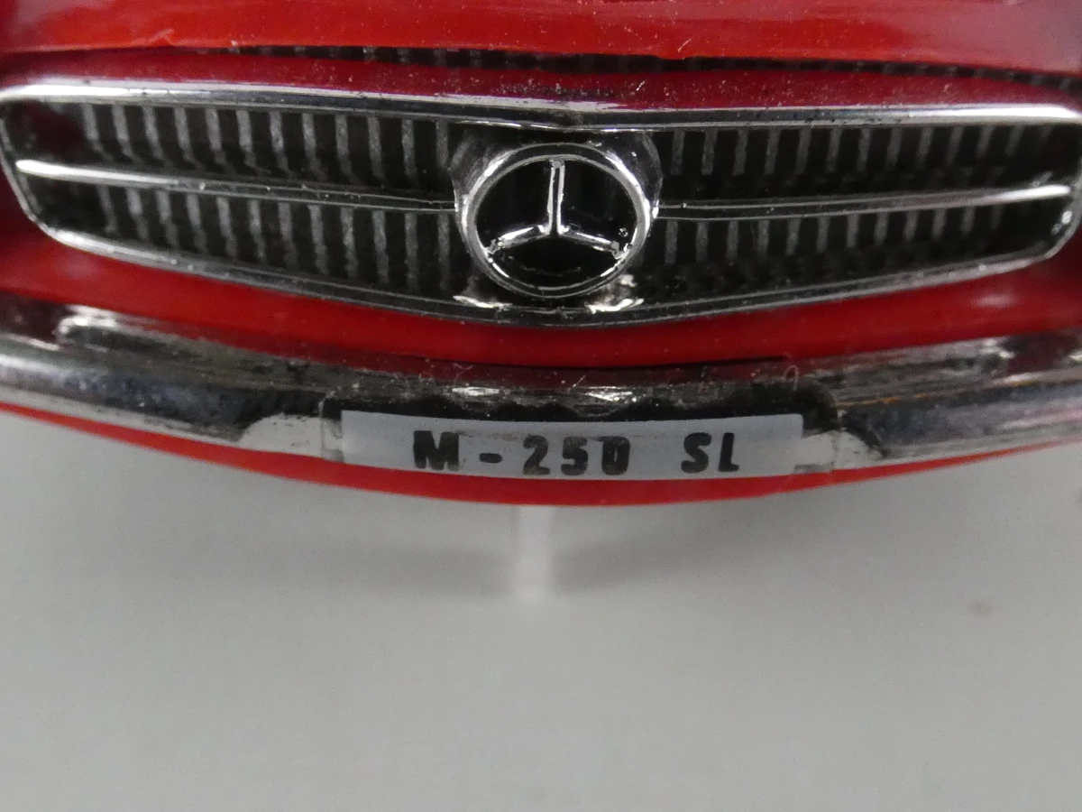 Set van 4 vintage Scalextric racebaanauto’s met vitrineboxen - foto 17