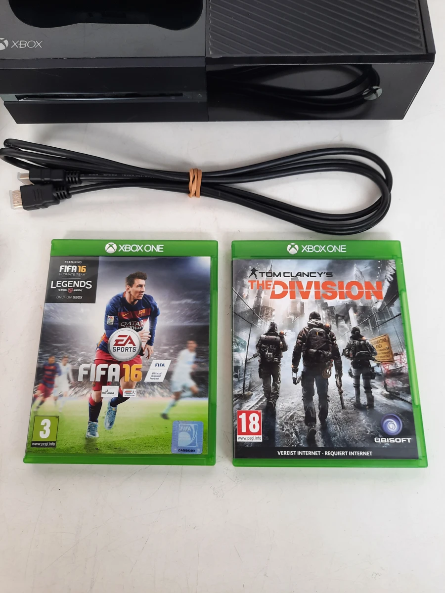 Xbox One Console (Model 1540) – Inclusief 2 Controllers, Kabels & 2 Games