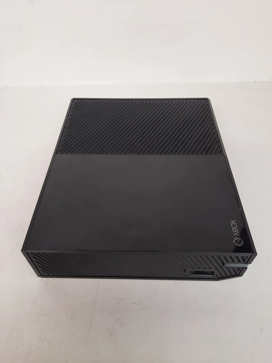 Xbox One Console (Model 1540) – Inclusief 2 Controllers, Kabels & 2 Games