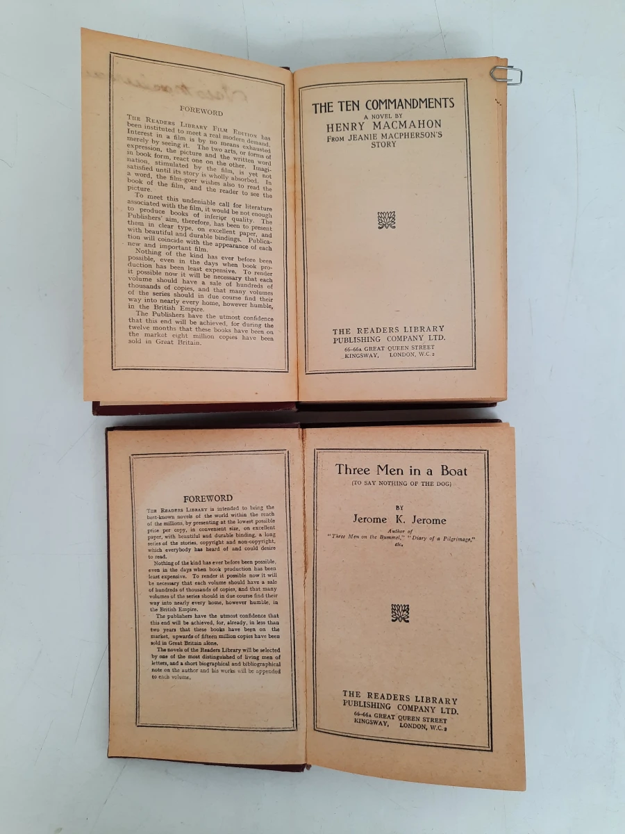 Kavel van 2 Antieke Boeken – The Readers Library (ca. 1920s) – Hardcover