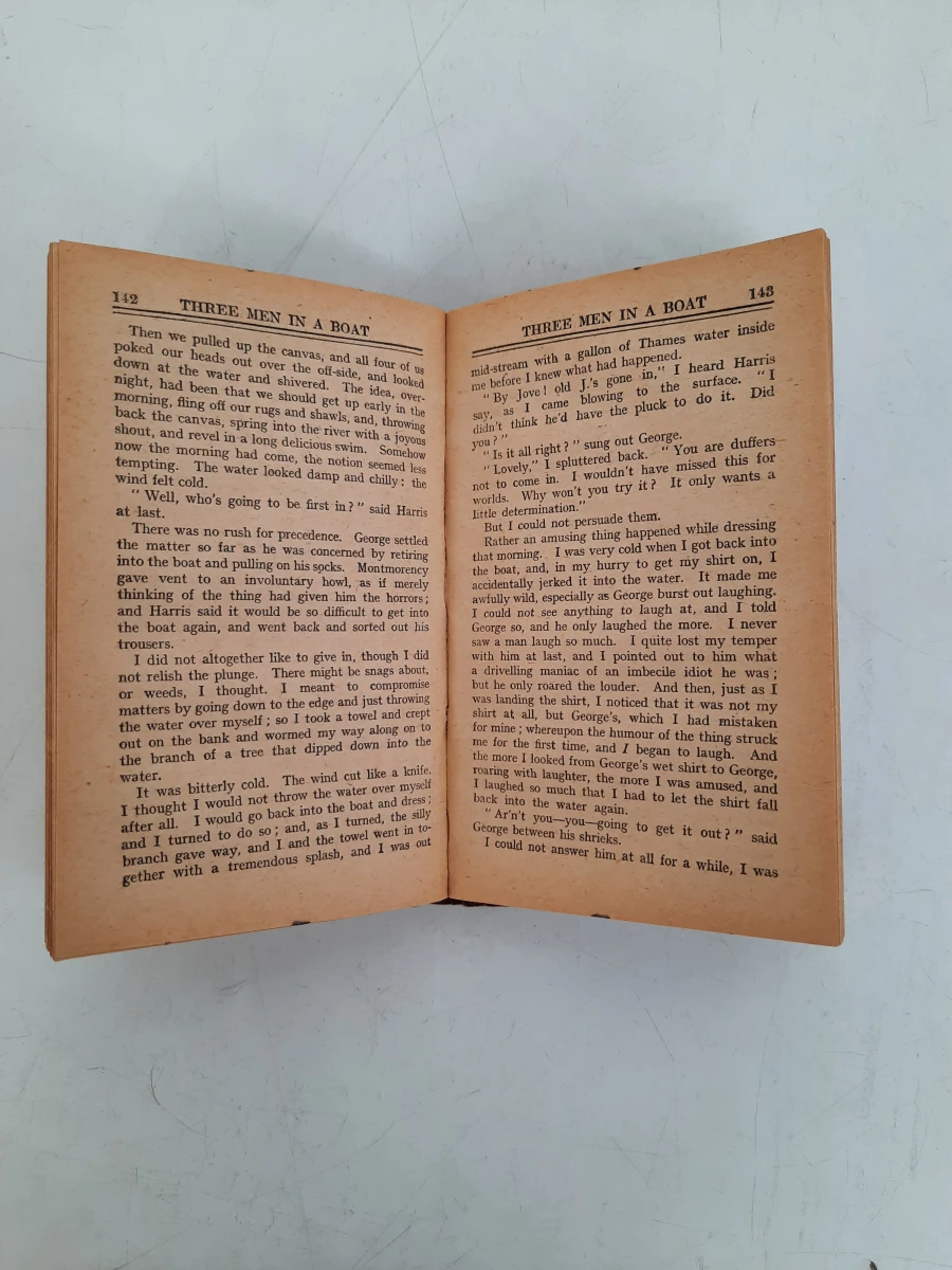 Kavel van 2 Antieke Boeken – The Readers Library (ca. 1920s) – Hardcover