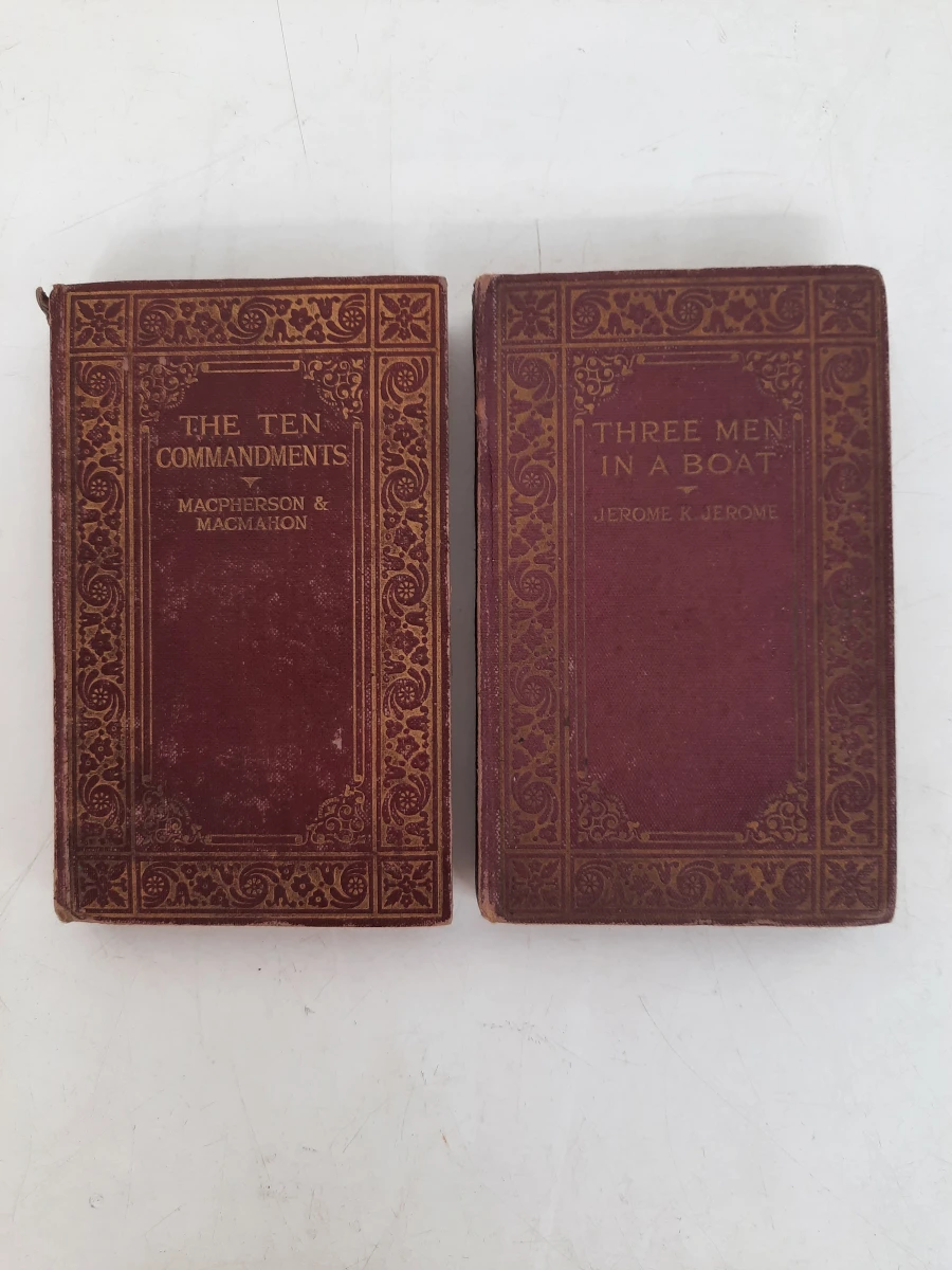 Kavel van 2 Antieke Boeken – The Readers Library (ca. 1920s) – Hardcover