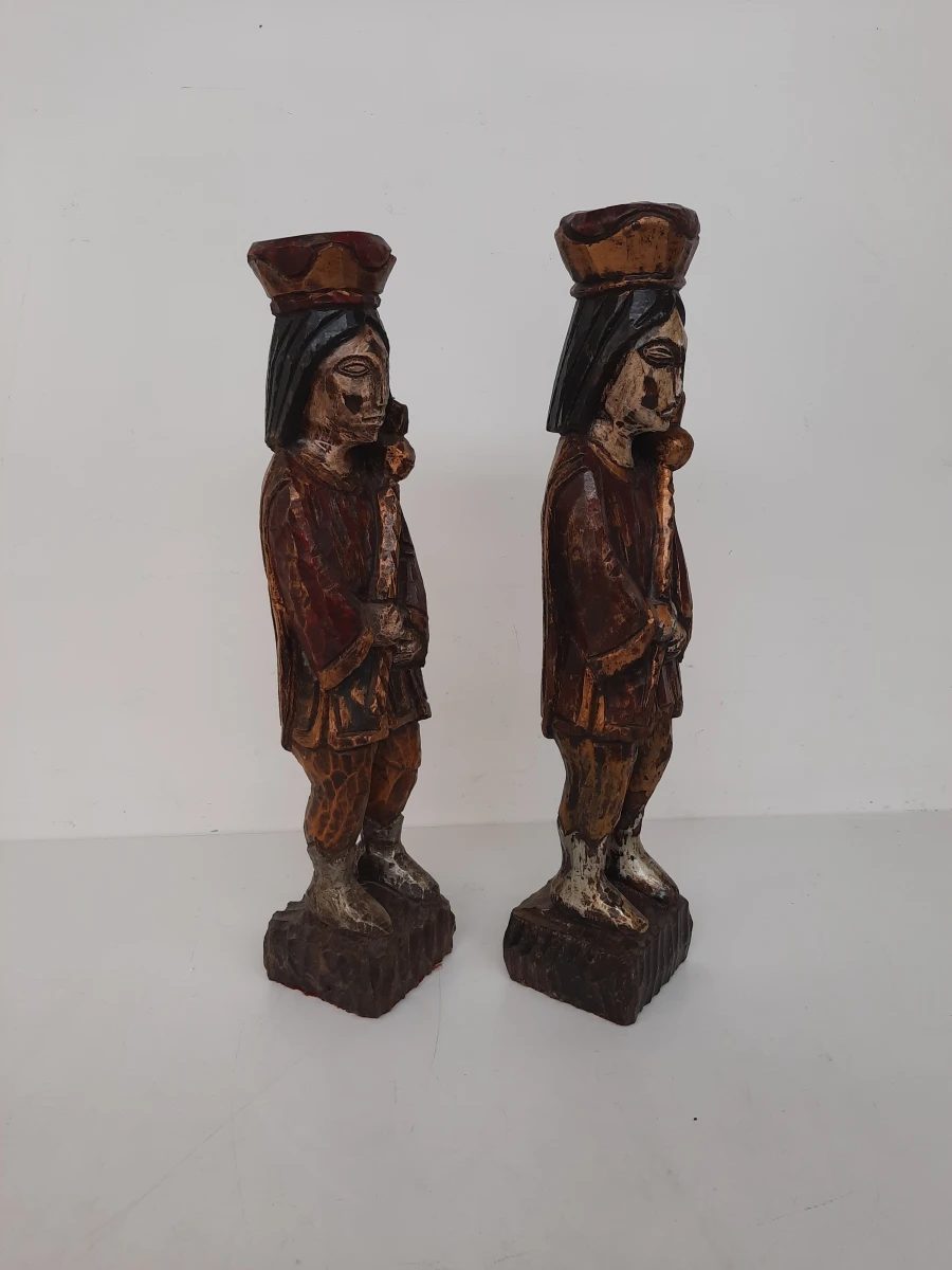 Paar Vintage / Antiek Stijl Houten Beelden – Handgesneden Wachters met Scepter