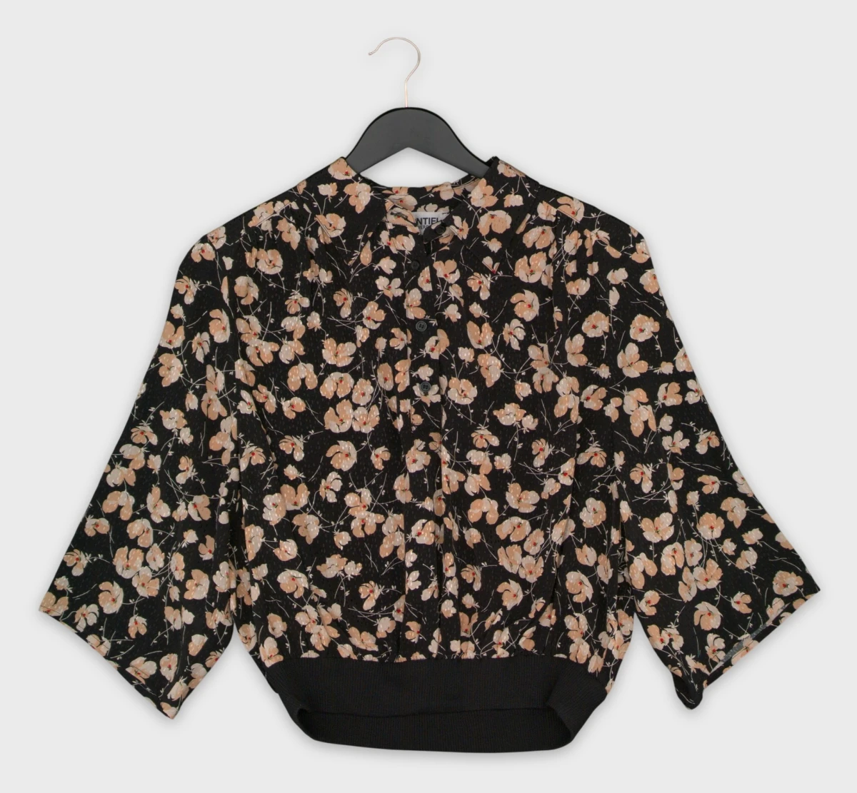 Essentiel Antwerp Tops S