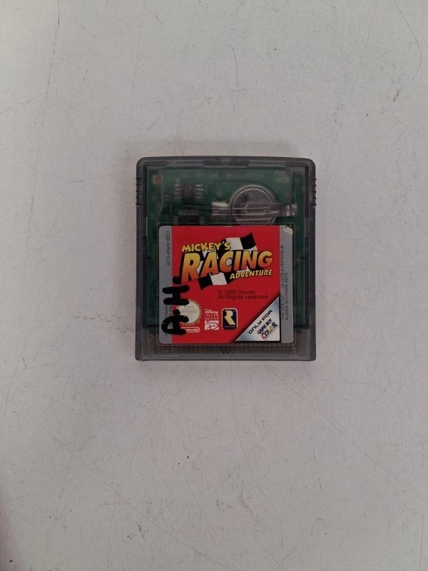 Rode Nintendo Game Boy color met spelletje