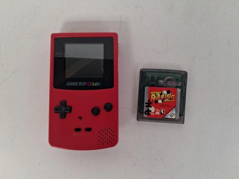 Rode Nintendo Game Boy color met spelletje