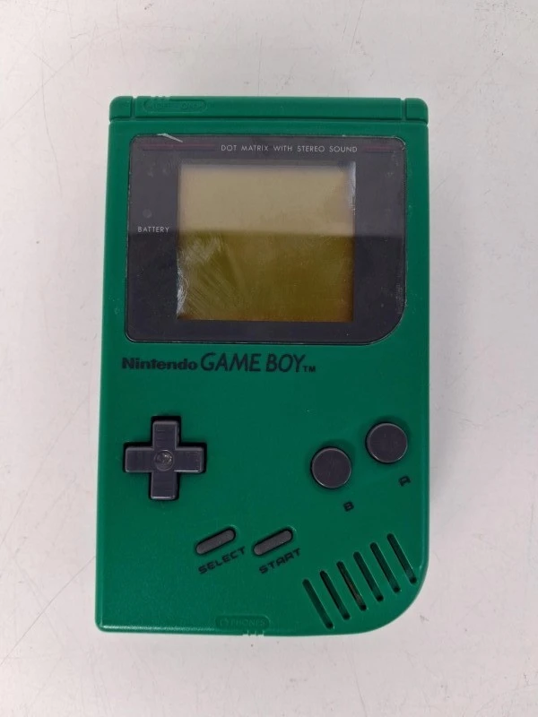 Groene Game Boy met twee spelletjes