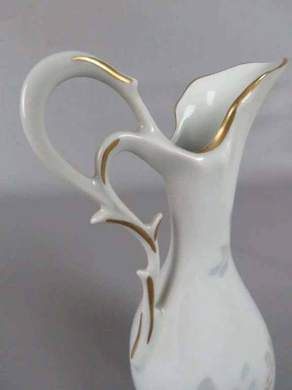 Klassieke porseleinen Limoges karafvaas