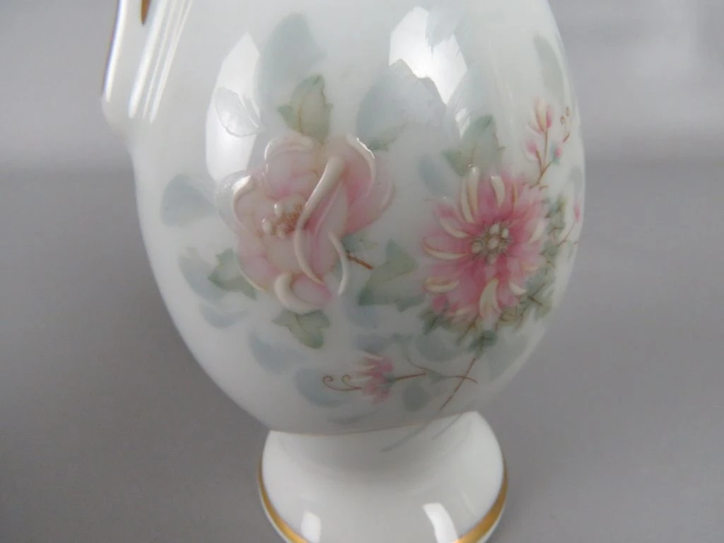 Klassieke porseleinen Limoges karafvaas