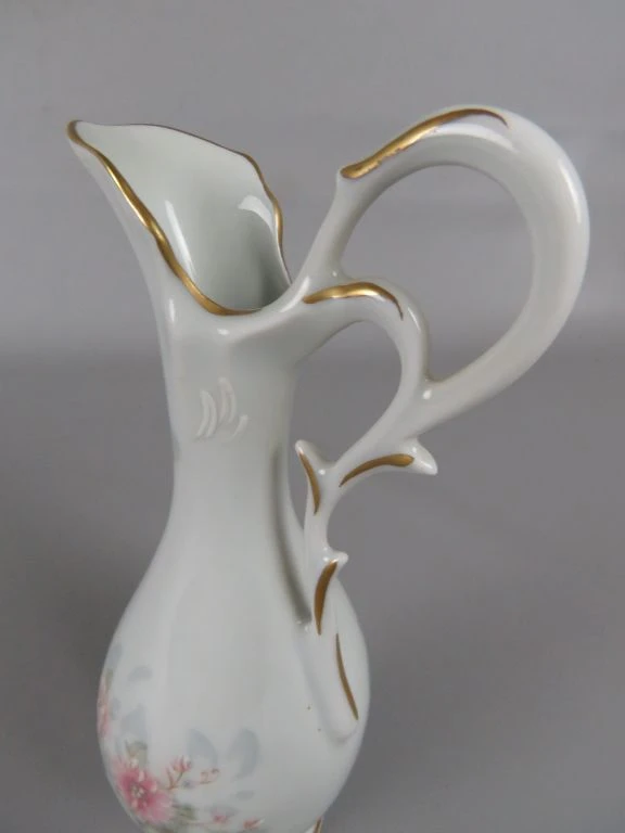 Klassieke porseleinen Limoges karafvaas