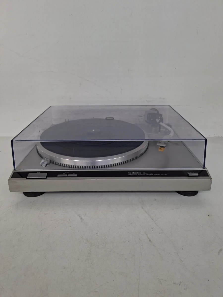 Technics SL-Q2 Platenspeler – Quartz Direct Drive – Inclusief Stofkap (Scharniertabs defect)