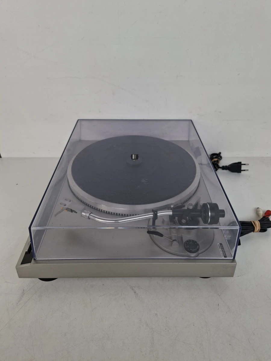 Technics SL-Q2 Platenspeler – Quartz Direct Drive – Inclusief Stofkap (Scharniertabs defect)