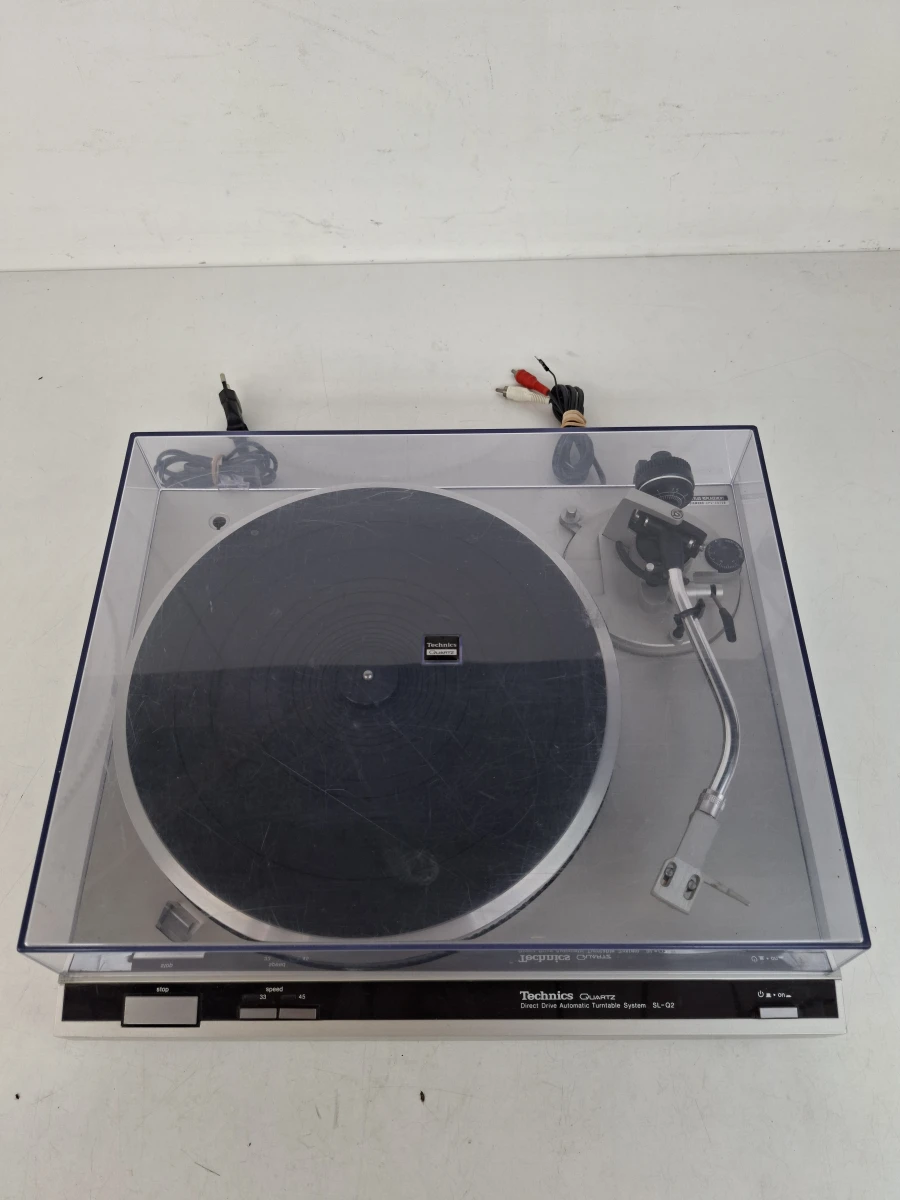 Technics SL-Q2 Platenspeler – Quartz Direct Drive – Inclusief Stofkap (Scharniertabs defect)