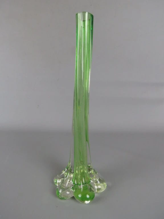 Glazen solifleur vaas in groen en helder glas