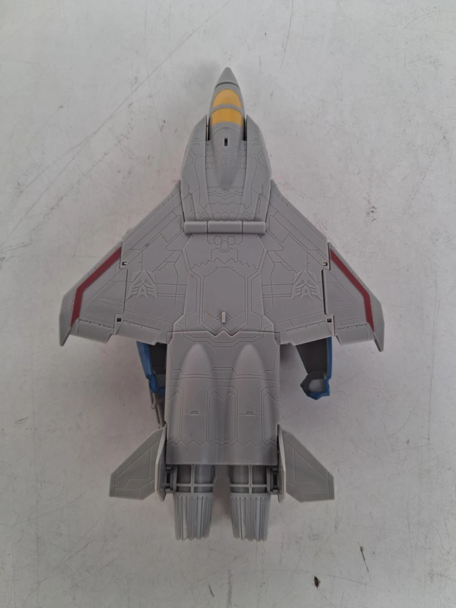 Hasbro Transformers Authentics Titan Changer Starscream