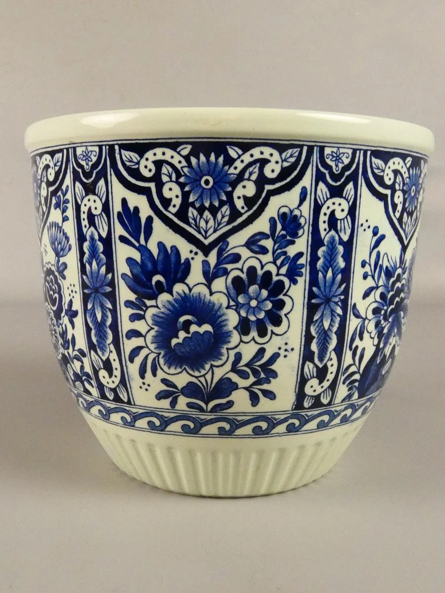 Delfts blauw bloempot met bloemmotief