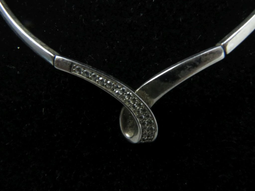 Zilveren Halssieraad met Glitterdetails