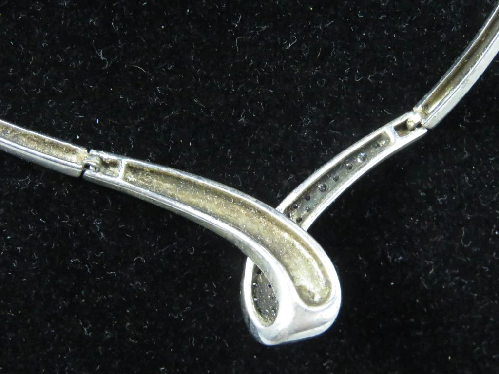 Zilveren Halssieraad met Glitterdetails