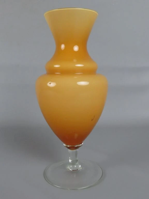 Vintage Opaline Glazen Vaas op Voet