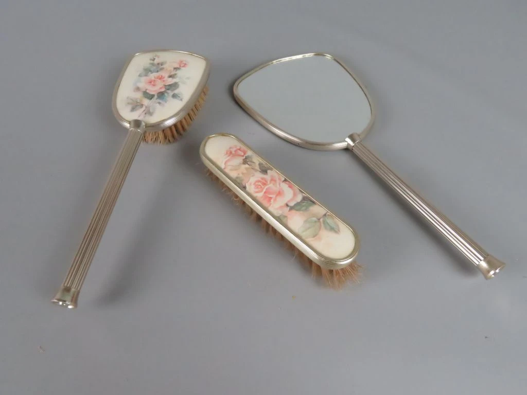 Vintage Driedelige Kapset met Rozenmotief