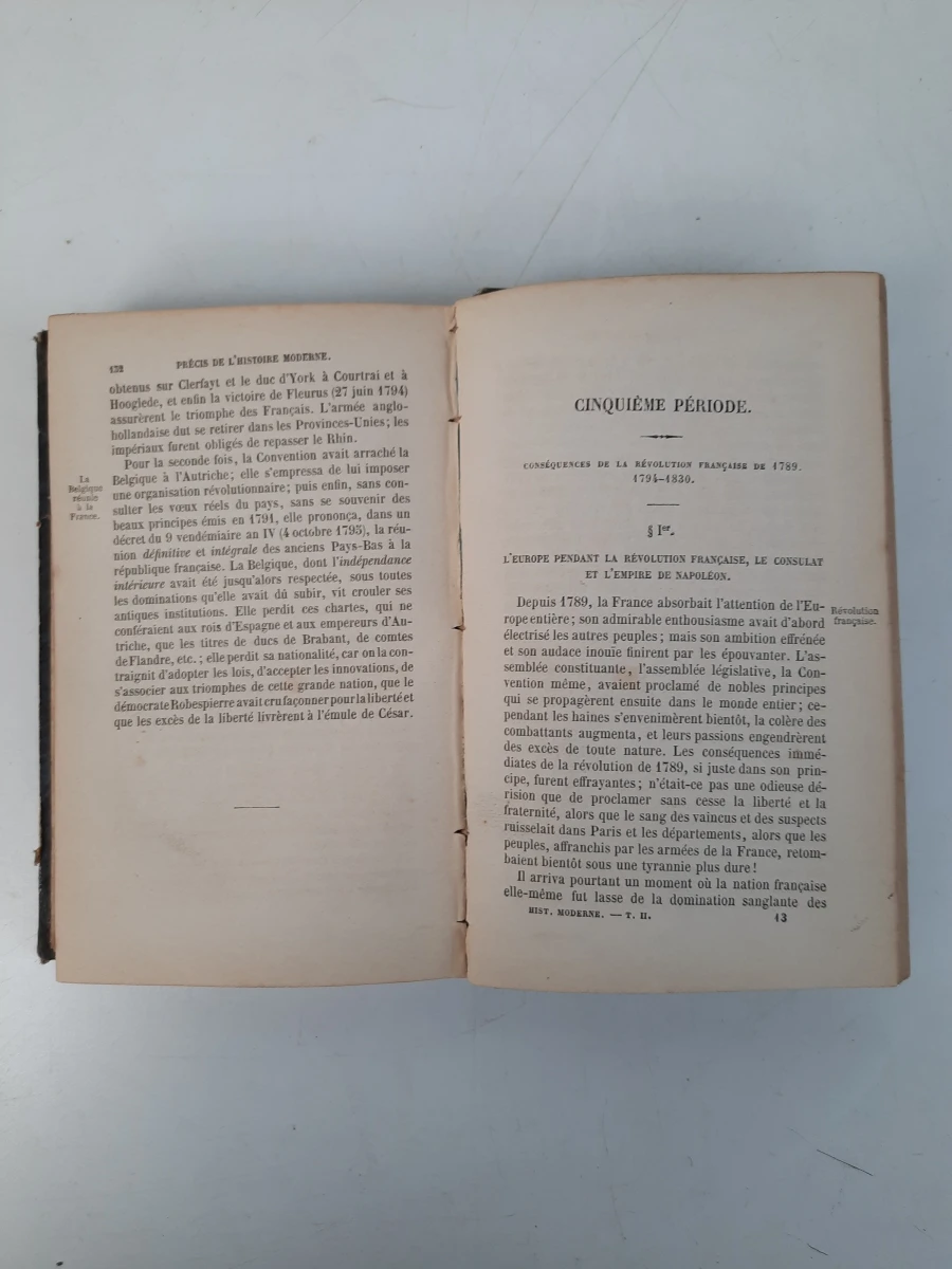 Set oude Franse boeken met illustraties