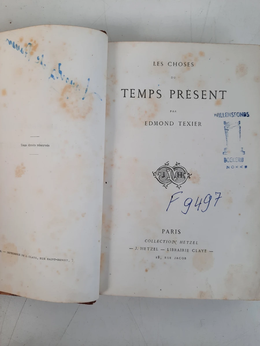 Set oude Franse boeken met illustraties