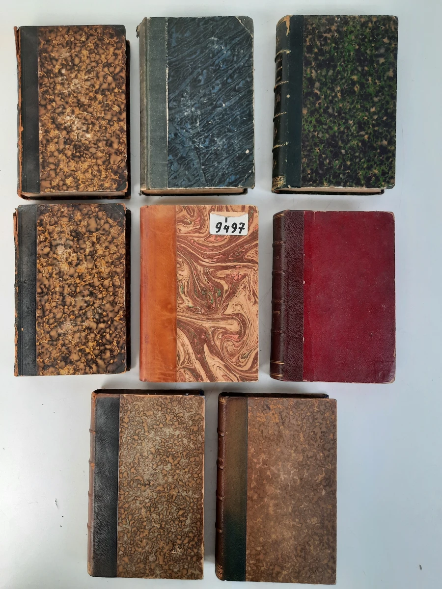 Set oude Franse boeken met illustraties