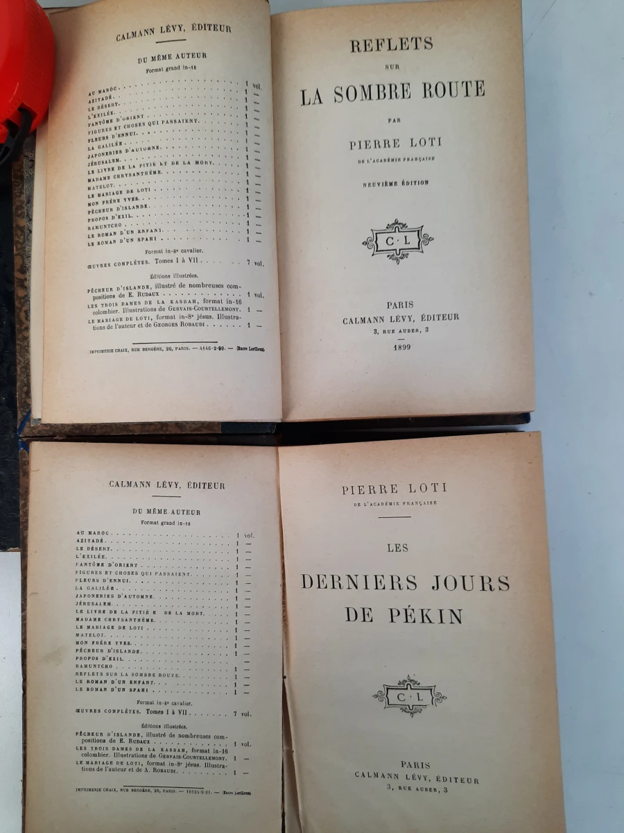Set oude Franse boeken met illustraties