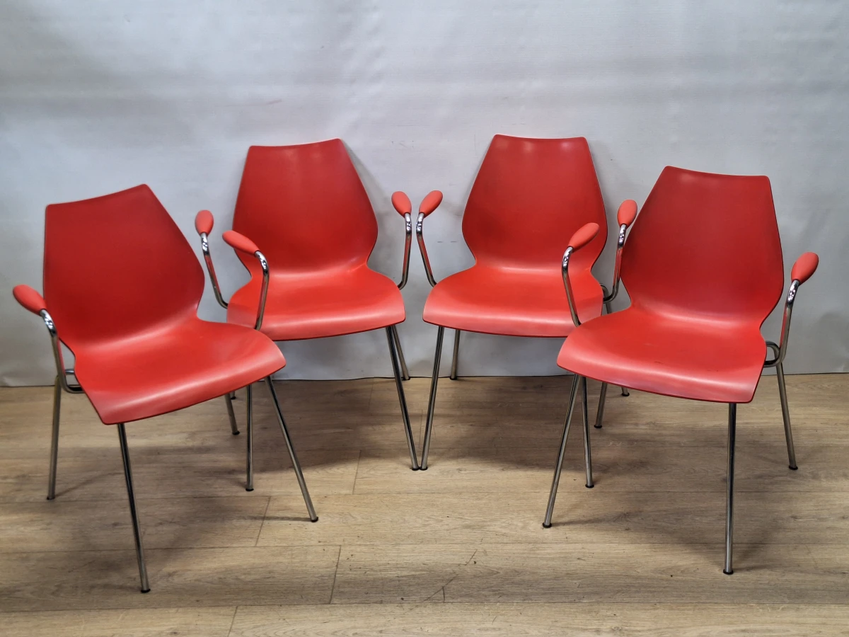 Set van 4 Kartell Maui stoelen - Design van Vico Magistretti