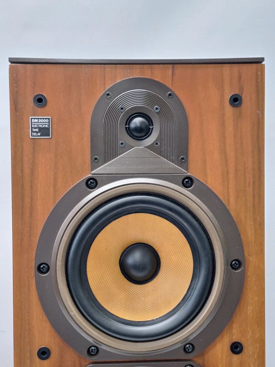 Legendarische Bowers & Wilkins DM2000 – Britse High-End Vloerluidsprekers met Kevlar Drivers & ETD Technologie