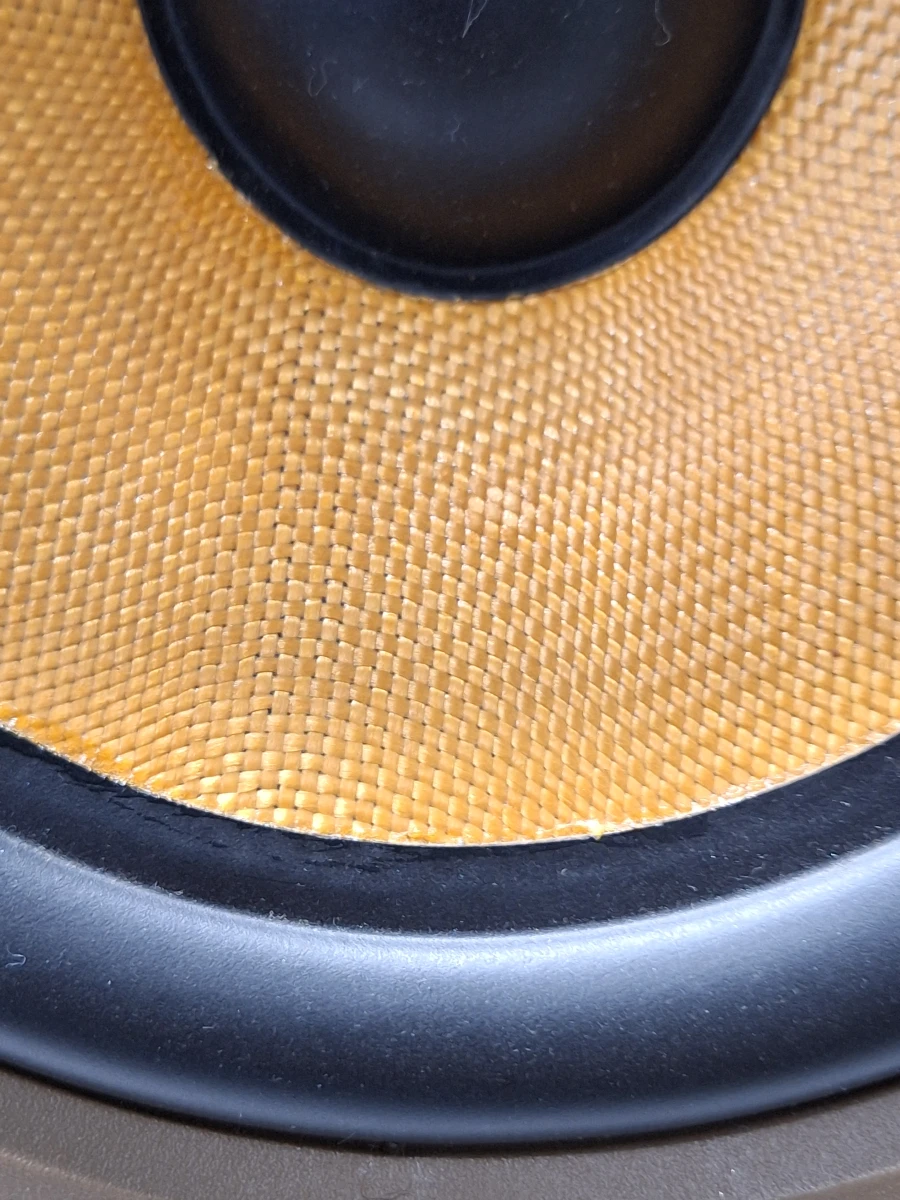 Legendarische Bowers & Wilkins DM2000 – Britse High-End Vloerluidsprekers met Kevlar Drivers & ETD Technologie