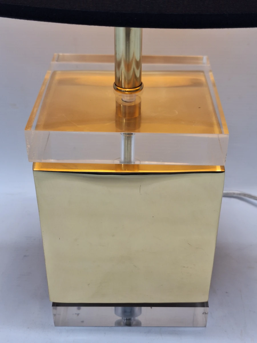 Elegante vintage tafellamp in Hollywood Regency stijl – Messing, plexiglas & Tijdloze Klasse