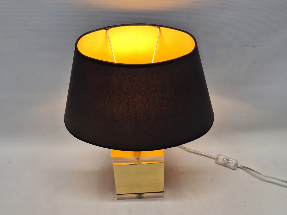 Elegante vintage tafellamp in Hollywood Regency stijl – Messing, plexiglas & Tijdloze Klasse