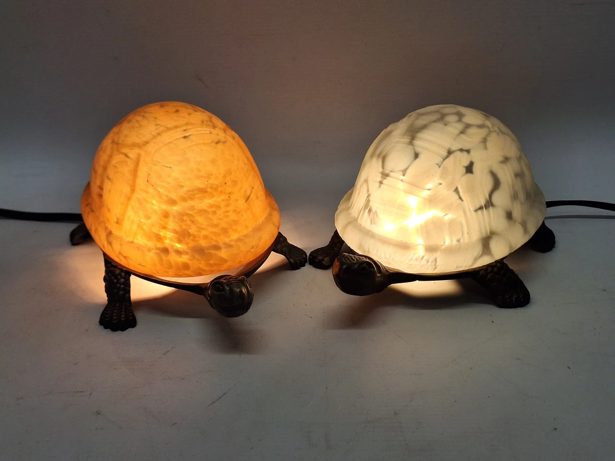 Set van 2 decoratieve schildpadlampen - bronzen basis met reliëfglazen schild (amber & wit)