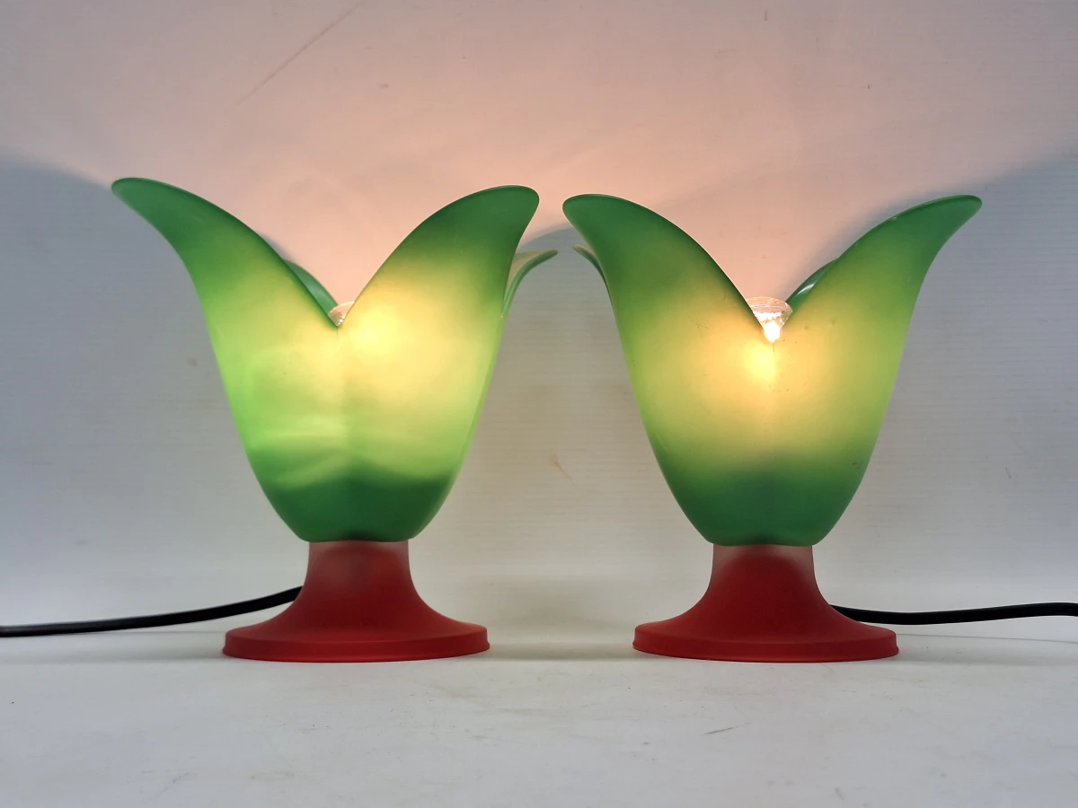 Set van 2 vintage Van De Heg tafellampen - Speels bloemdesign in Groen & Rood glas