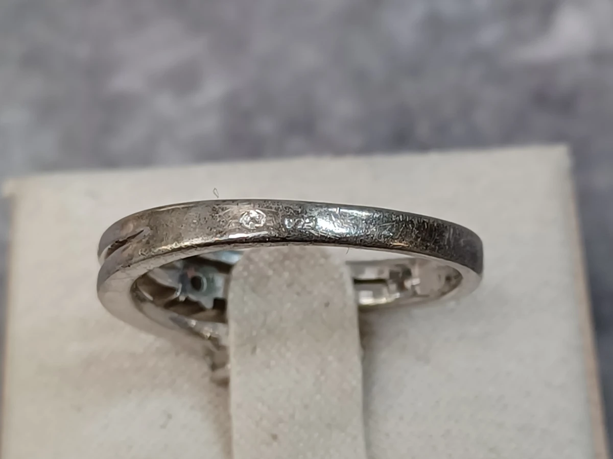 Prachtige set van twee zilveren ringen met zirkonia