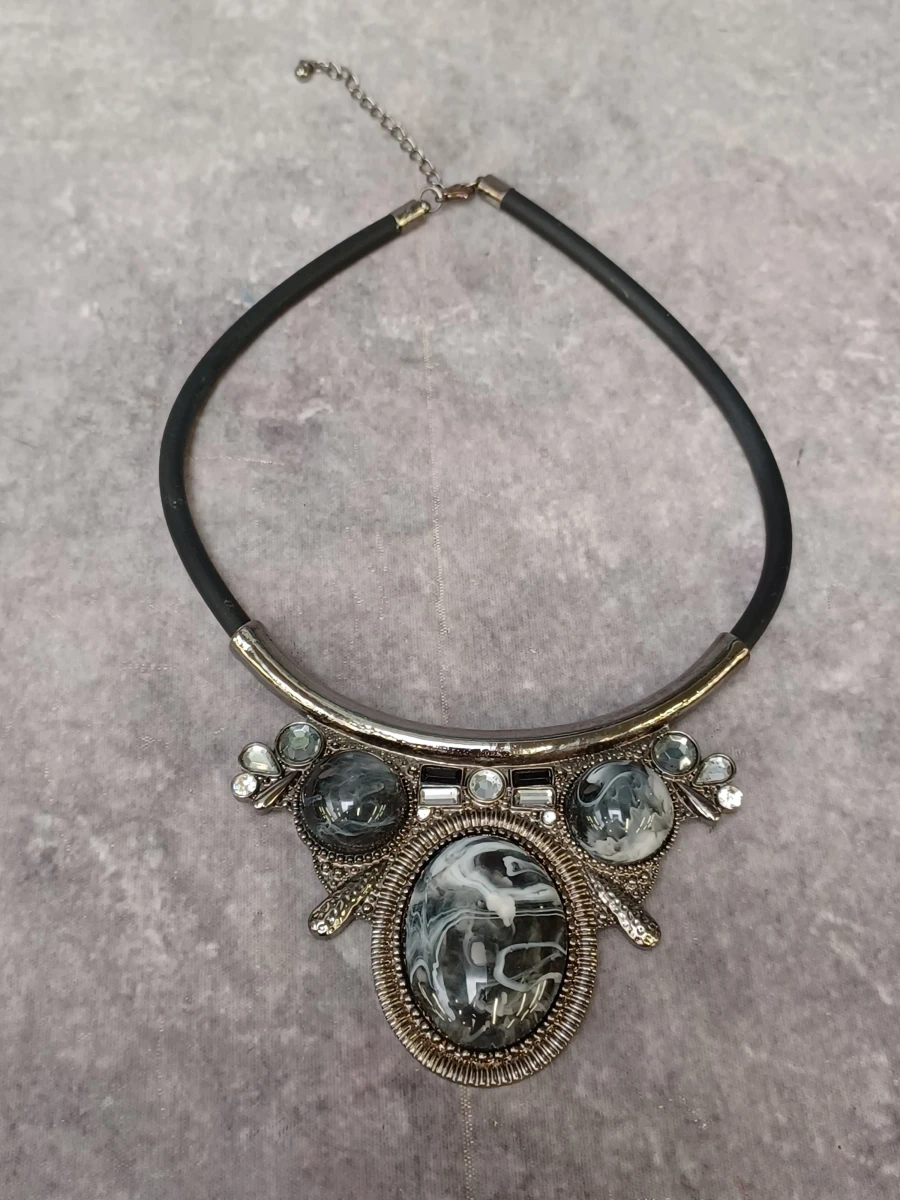Vintage-stijl sieradenset – Collier en bijpassende armband