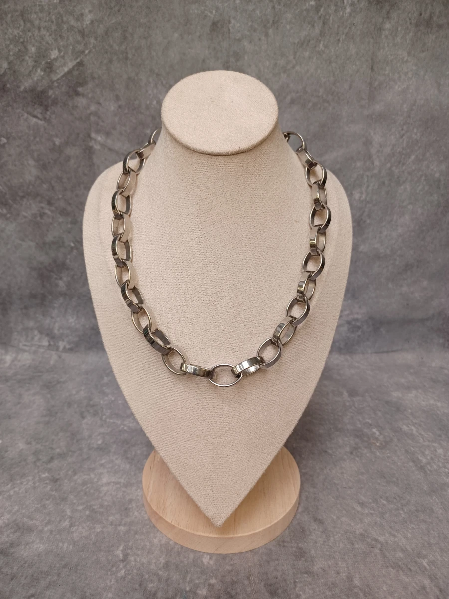 Stijlvolle zilverkleurige schakelketting met brede ovale links