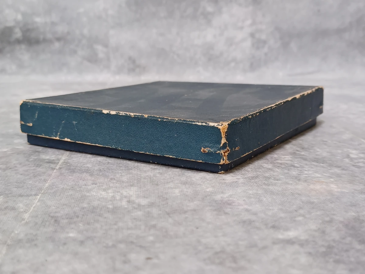 Antieke authentiek bureel stempelset met messing cijfers