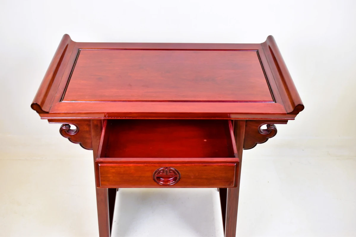 Houten bijzettafel met lade en krukje