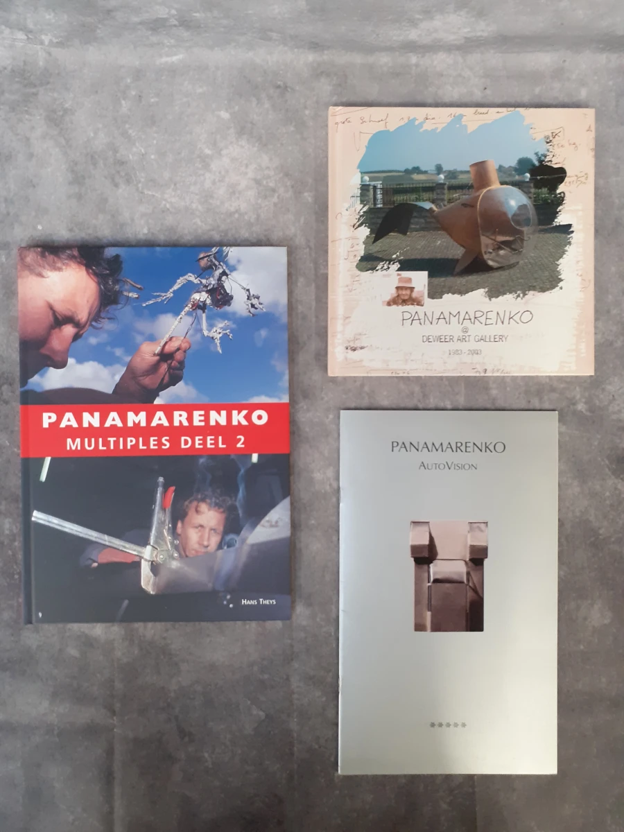 Boek: Duo van Panamarenko kunstboeken + tentoonstellings folder