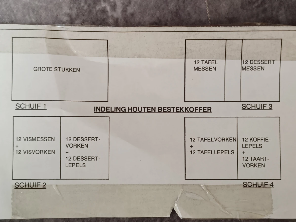 Luxe houten bestekkoffer met 4 laden en compleet 12-persoons bestek