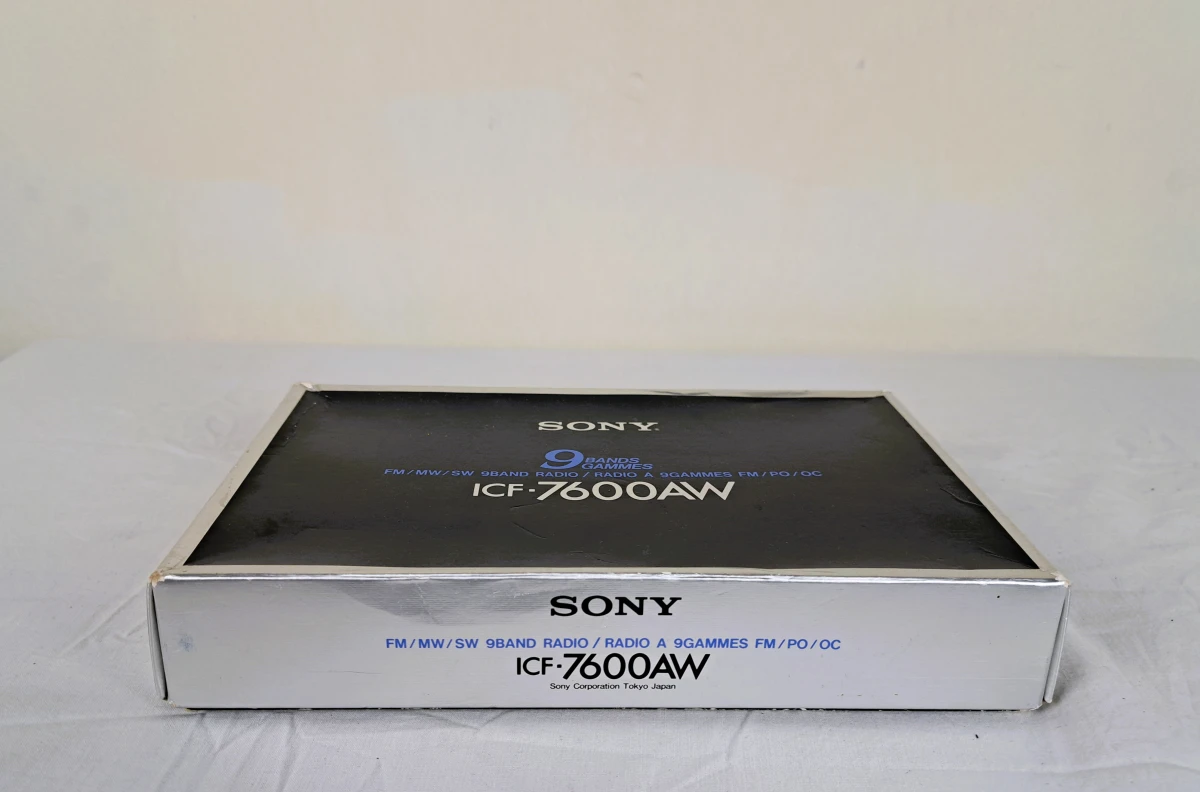 Sony draagbare 9-bands radio ICF-7600AW