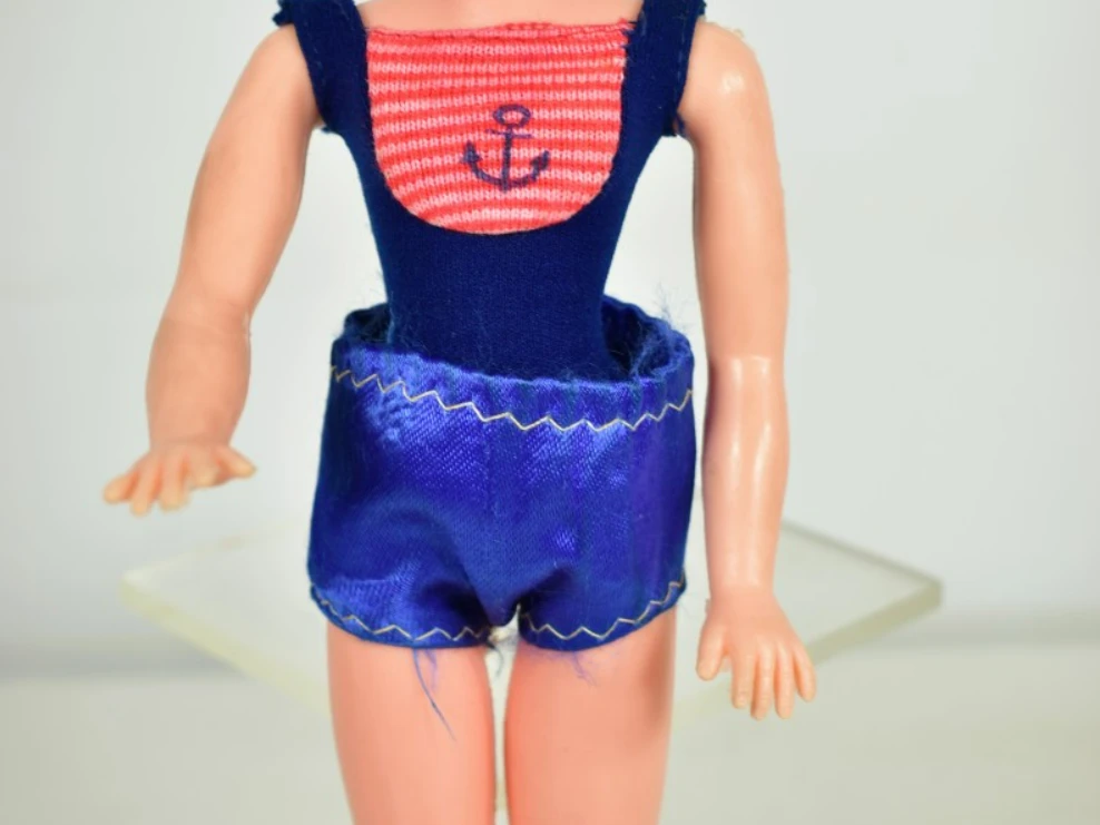 Vintage Camay pop met blauw-roze badpak