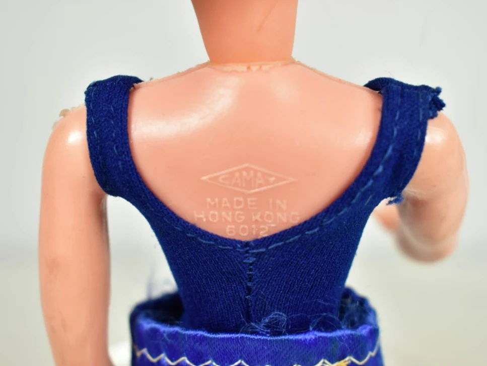 Vintage Camay pop met blauw-roze badpak