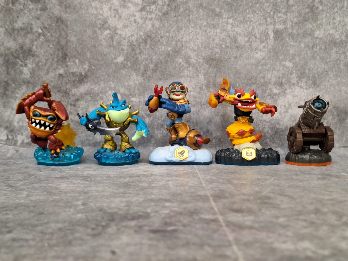 Verzameling van 35 Skylanders gamefiguren inclusief Giants