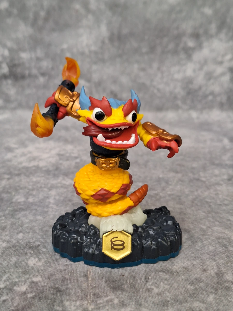 Verzameling van 35 Skylanders gamefiguren inclusief Giants